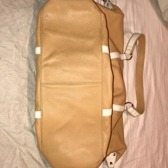 Levenger Tan and White Travel Bag - Picture 3 of 6